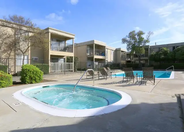 Photo of 1313 Wake Forest Dr, Davis, CA 95616