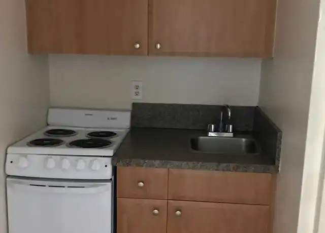 Property at Jade-Lynn Apartments - 2522 Lincoln St, Hollywood, FL, 33020, 0 beds, 1 bath, [object Object]