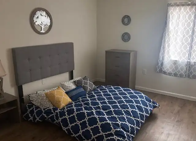 Property at 1100 Garden Way, Manhattan, KS, 66502, 2 beds, 1 bath, [object Object]