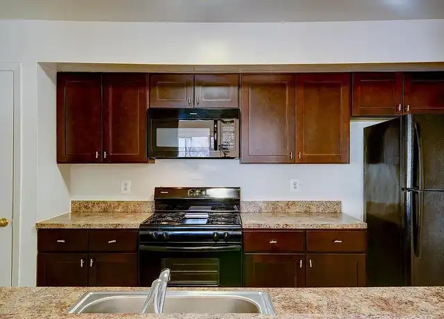 Property at Oxford Arms - 2100 Hana Rd, Edison, NJ, 08817, 1-2 bed, 1-2.5 bath, [object Object]