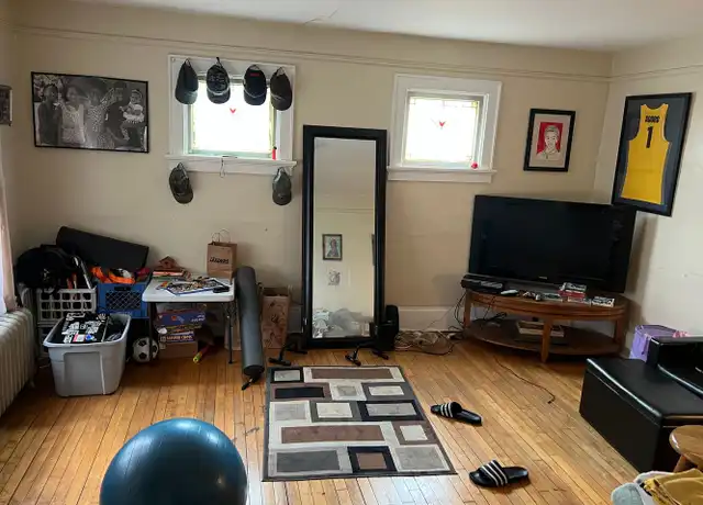 Property at 2428 N Bremen St Unit Rear Cottage, Milwaukee, WI, 53212, 2 beds, 1 bath, [object Object]