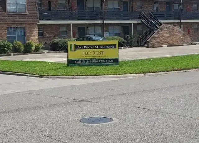 Property at 208 N 10th St, Orange, TX, 77630, 1 bed, 1 bath, [object Object]