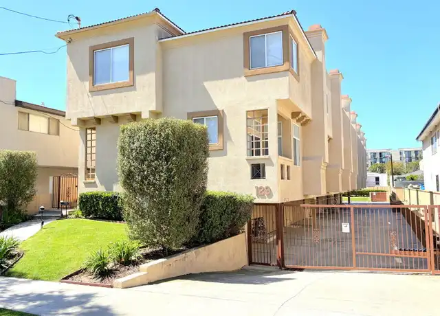 Property at 129 N Hillcrest Blvd #3, Inglewood, CA, 90301, 3 beds, 2.5 baths, [object Object]