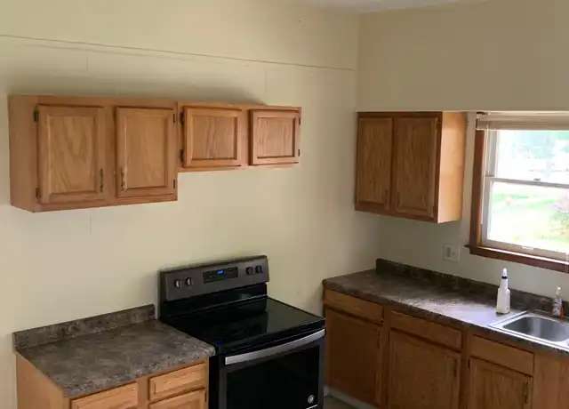 Property at 35 S May Ave, Athens, OH, 45701, 3 beds, 2 baths, [object Object]