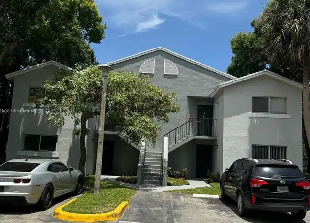Property at 984 Lake Victoria Dr Unit B, West Palm Beach, FL, 33411, 3 beds, 2 baths, [object Object]
