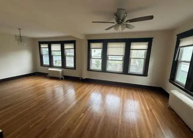 Property at 9 High View Ave, West Roxbury, MA, 02132, 2 beds, 1 bath, [object Object]