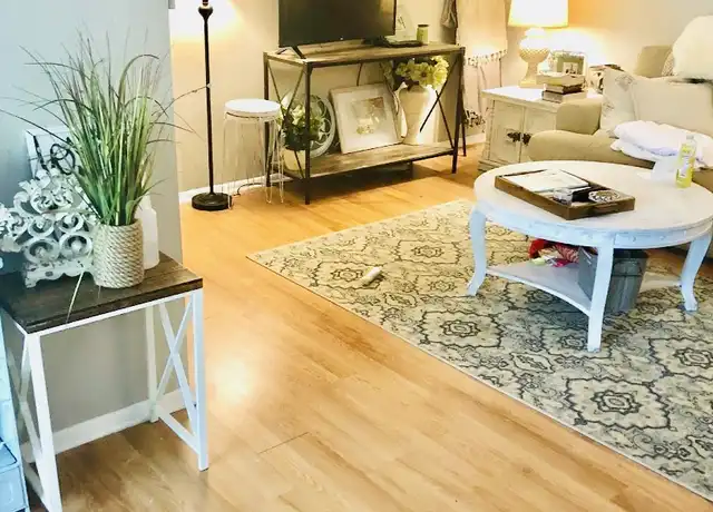 Property at 102 Primera Dr Unit 5, Olmos Park, TX, 78212, 2 beds, 1 bath, [object Object]