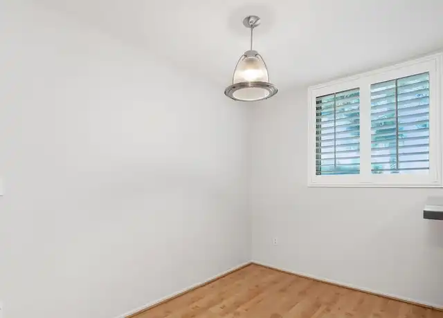 Property at 725 S Barrington Ave #202, Los Angeles, CA, 90049, 1 bed, 1 bath, [object Object]