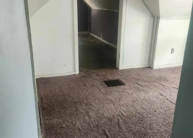 Property at 460 E Johnson Ave, Decatur, IL, 62526, 2 beds, 1 bath, [object Object]