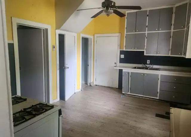 Property at 460 E Johnson Ave, Decatur, IL, 62526, 2 beds, 1 bath, [object Object]