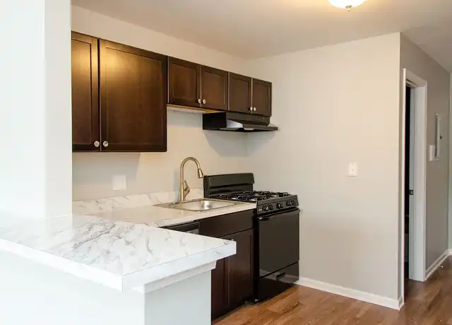 Property at Linden Park Apartments - 316 W 34th St, Steger, IL, 60475, 0-3 beds, 1-1.5 bath, [object Object]