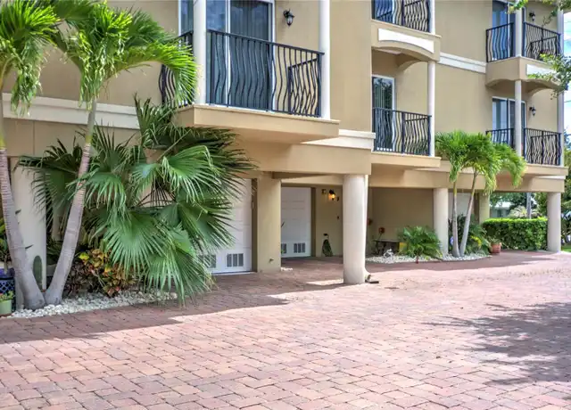 Property at 300 Capri Blvd #8, Treasure Island, FL, 33706, 3 beds, 3 baths, [object Object]