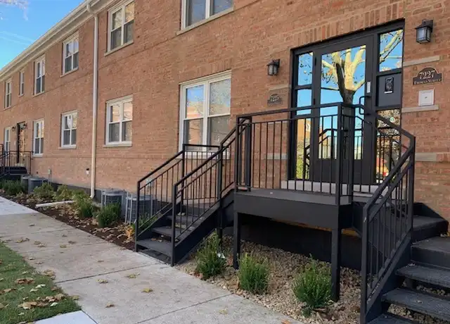 Property at 7225 Thomas St Unit 1, River Forest, IL, 60305, 2 beds, 1 bath, [object Object]