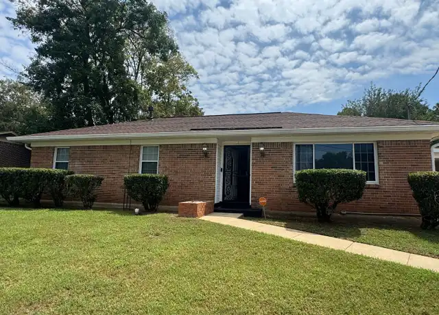 Property at 2816 Tremont St, Montgomery, AL, 36110, 3 beds, 1 bath, [object Object]