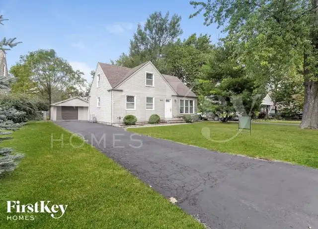 Property at 640 N Edgewood Ave, Lombard, IL, 60148, 3 beds, 2 baths, [object Object]