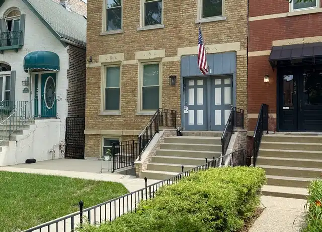 Property at 921 S Bishop St Unit 2, Chicago, IL, 60607, 2 beds, 1 bath, [object Object]