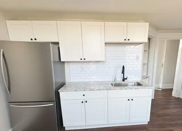 Property at 218 E 9th St Unit 2, Newport, KY, 41071, 2 beds, 1 bath, [object Object]