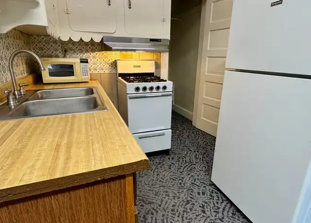 Property at 302 S 8th Ave Unit 1, Yakima, WA, 98902, 0 beds, 1 bath, [object Object]