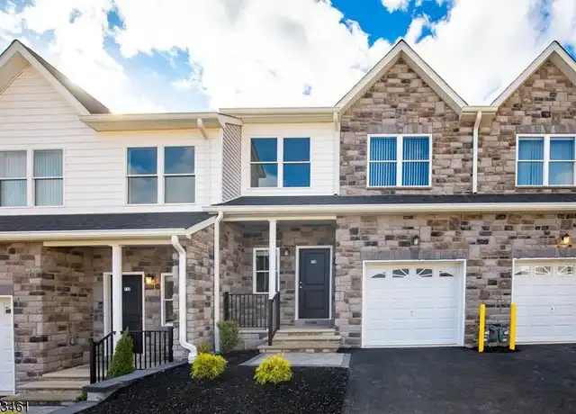 Property at 61 Arlene Ct, Morris Plains, NJ, 07950, 2 beds, 2.5 baths, [object Object]