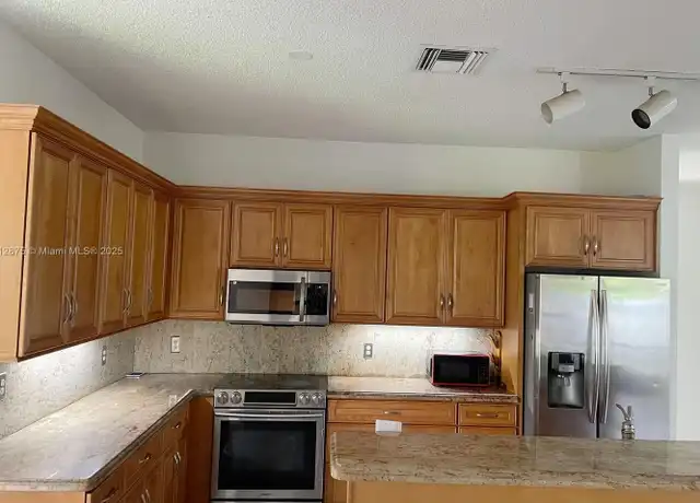Property at 1320 NW 185th Ave, Pembroke Pines, FL, 33029, 4 beds, 3 baths, [object Object]