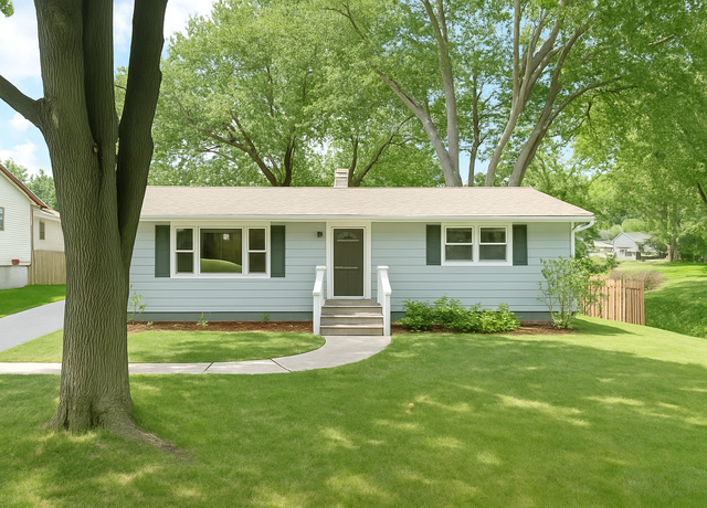 Photo of 1711 Beach Rd, McHenry, IL 60050