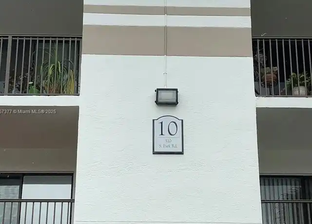 Property at 510 S Park Rd Unit 22-10, Hollywood, FL, 33021, 2 beds, 2 baths, [object Object]