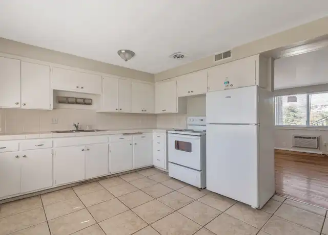 Property at 356 S 1200 E Unit 2, Salt Lake City, UT, 84102, 2 beds, 1 bath, [object Object]