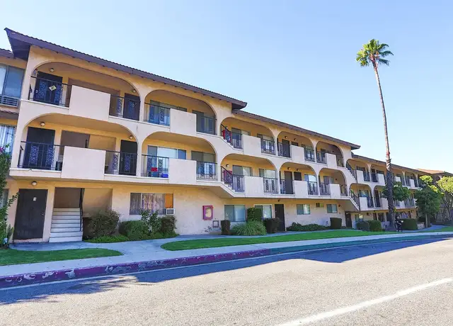 Photo of 128 S Chapel Ave, Alhambra, CA 91801