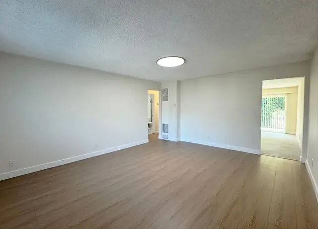 Photo of 128 S Chapel Ave, Alhambra, CA 91801