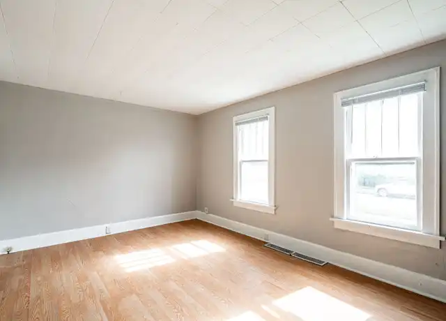Property at 4020 11th Ave, Kenosha, WI, 53140, 3 beds, 1 bath, [object Object]