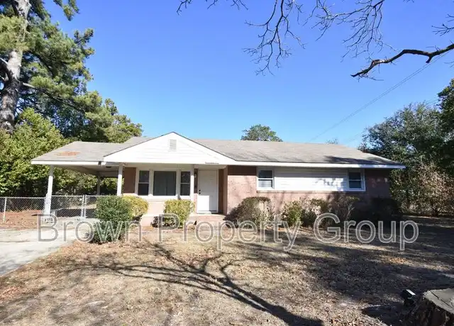 Property at 2005 Westhill Dr, Fayetteville, NC, 28304, 3 beds, 1 bath, [object Object]