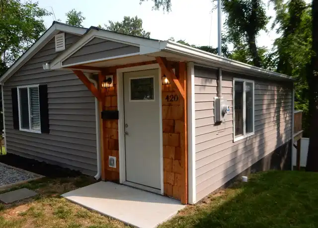Property at 420 E Lee Ave, Vinton, VA, 24179, 1 bed, 1 bath, [object Object]