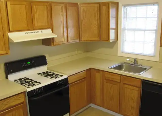 Property at Crystal Village Apartments - 3 Commonwealth Ave, Attleboro, MA, 02703, 2-3 beds, 1-2 bath, [object Object]