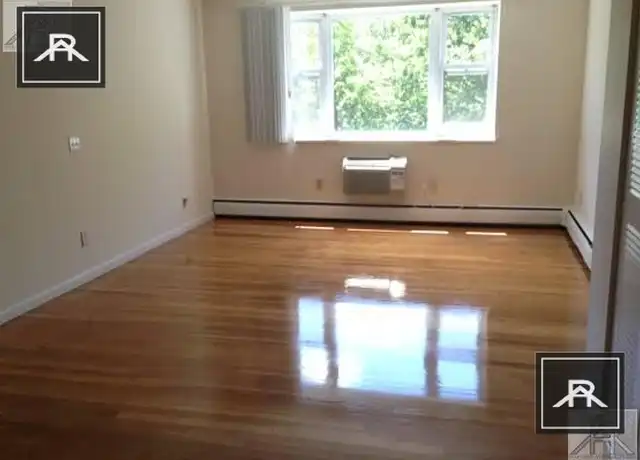 Property at 109 Babcock St Unit 31, Brookline, MA, 02446, 2 beds, 1 bath, [object Object]
