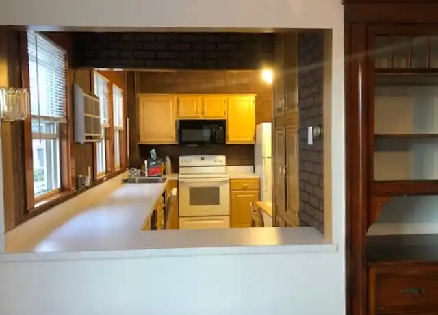 Property at 262 Market St Unit 2, Brighton, MA, 02135, 2 beds, 1 bath, [object Object]