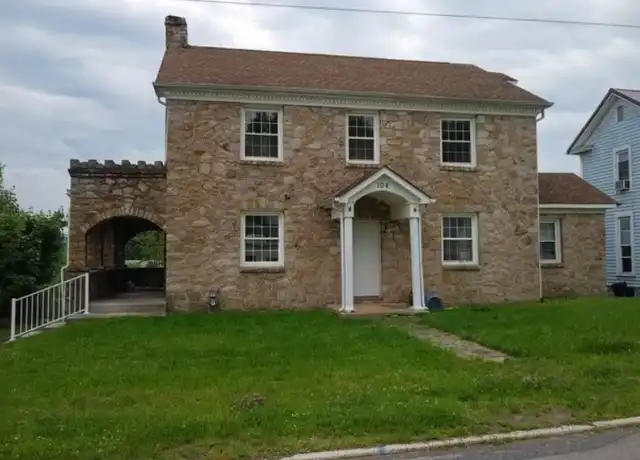 Property at 104 Wood St Unit B, Frostburg, MD, 21532, 3 beds, 1 bath, [object Object]