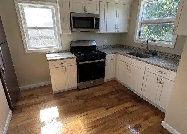 Property at 33 Tower St Unit 2W, Fall River, MA, 02724, 3 beds, 2 baths, [object Object]