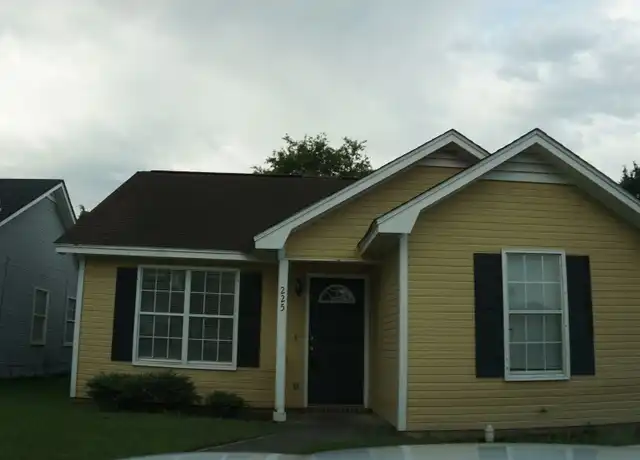 Property at 225 Blue Pool Dr, Valdosta, GA, 31602, 3 beds, 2 baths, [object Object]