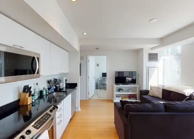 Property at 2 Earhart St Unit T706, Cambridge, MA, 02141, 3 beds, 1 bath, [object Object]