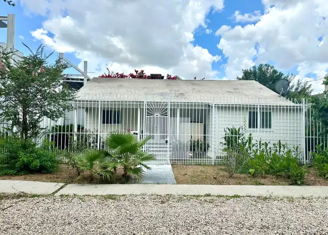 Property at 5223 Schuler St, Houston, TX, 77007, 2 beds, 1 bath, [object Object]