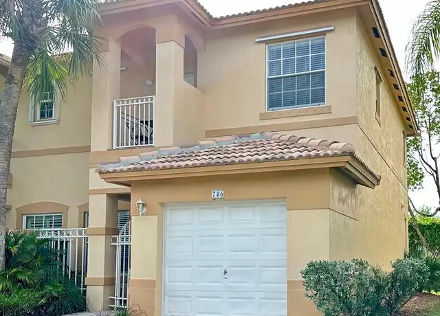 Property at 746 NW 170th Ter, Pembroke Pines, FL, 33028, 3 beds, 3 baths, [object Object]