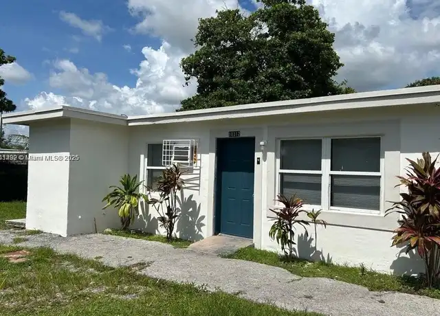 Property at 10310 SW 175th St, Miami, FL, 33157, 2 beds, 1 bath, [object Object]