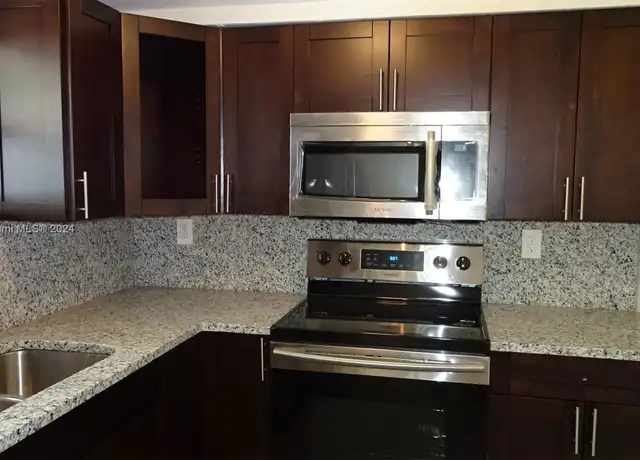 Property at 226 NE 25th Ave Unit 226-C, Pompano Beach, FL, 33062, 2 beds, 1 bath, [object Object]