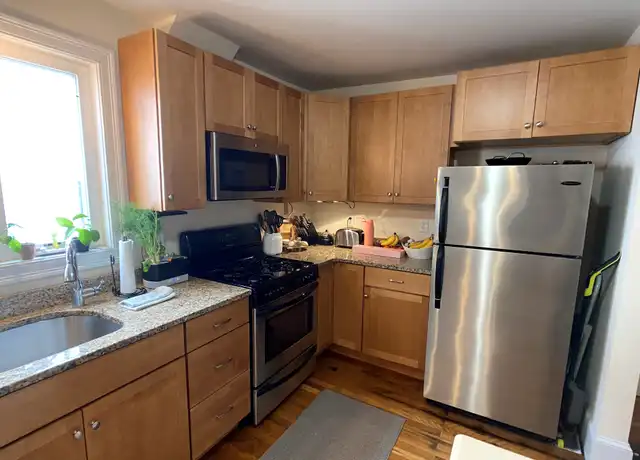 Property at 78 Ten Hills Rd Unit 1, Somerville, MA, 02145, 3 beds, 1 bath, [object Object]