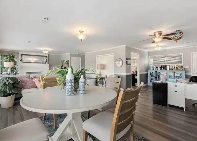 Property at Sterlingwood Apartments - 2215 Montauk Rd NW, Roanoke, VA, 24017, 1 bed, 1 bath, [object Object]