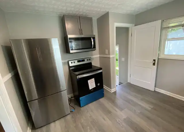 Property at 820 S Smithville Rd, Dayton, OH, 45403, 3 beds, 1 bath, [object Object]