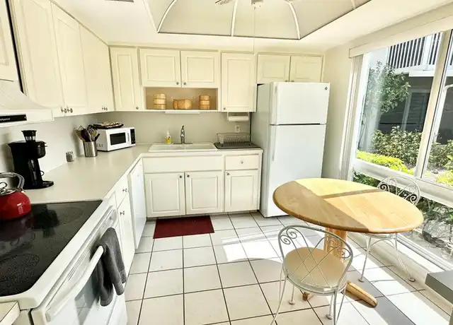 Property at 209 Palm Dr Unit 209-1, Naples, FL, 34112, 2 beds, 2 baths, [object Object]