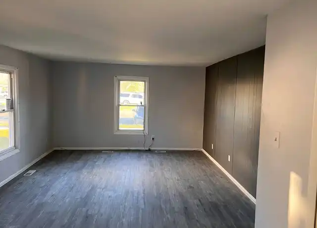 Property at 17 Milstone Ct, Sicklerville, NJ, 08081, 2 beds, 1 bath, [object Object]