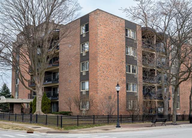 Photo of 1 N Chestnut Ave Unit 4C, Arlington Heights, IL 60005