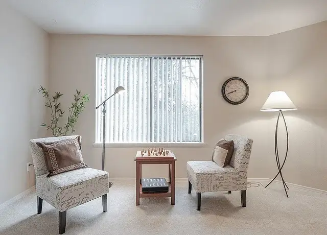 Photo of 97 Kingsgate Rd, Lake Oswego, OR 97035